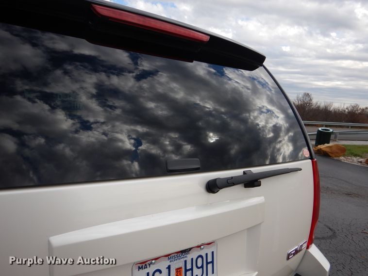 image for item DH7008 2013 GMC Yukon XL SLT  SUV