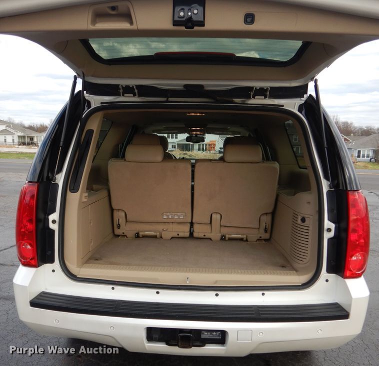 image for item DH7008 2013 GMC Yukon XL SLT  SUV