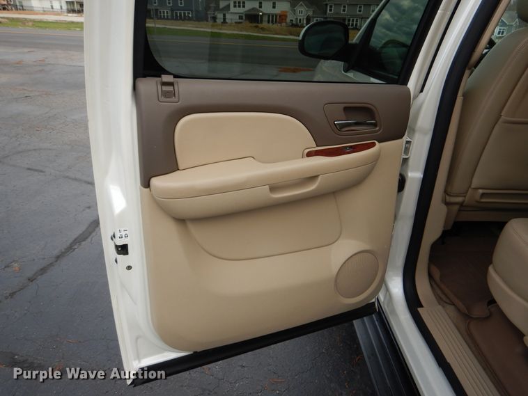 image for item DH7008 2013 GMC Yukon XL SLT  SUV