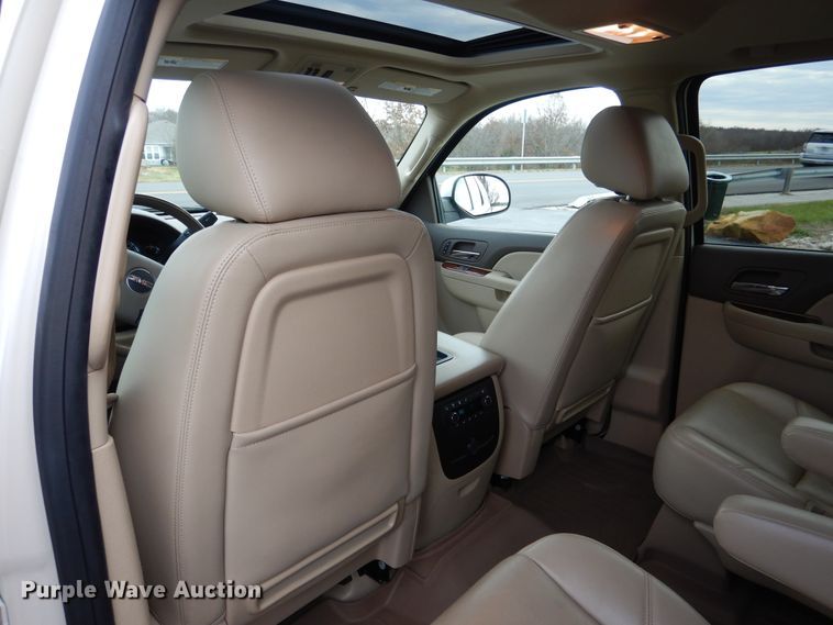 image for item DH7008 2013 GMC Yukon XL SLT  SUV