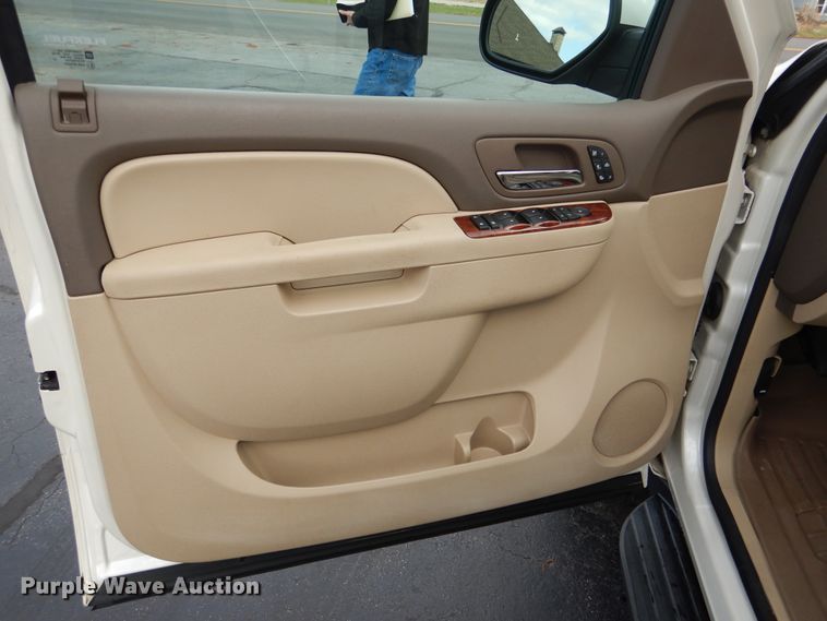 image for item DH7008 2013 GMC Yukon XL SLT  SUV