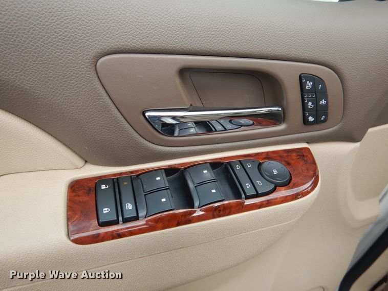 image for item DH7008 2013 GMC Yukon XL SLT  SUV