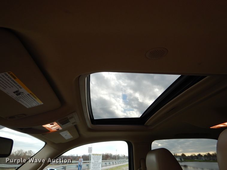 image for item DH7008 2013 GMC Yukon XL SLT  SUV