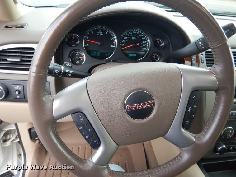 image for item DH7008 2013 GMC Yukon XL SLT  SUV