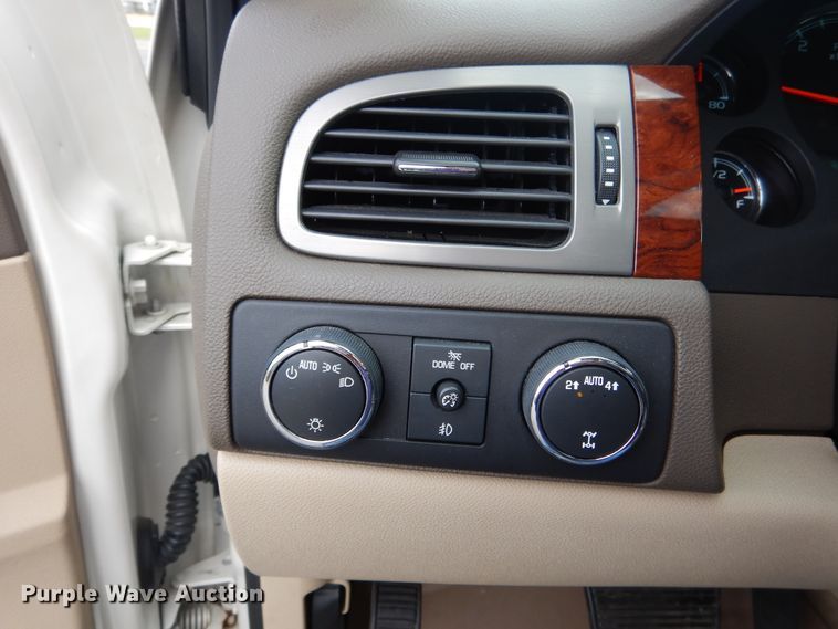 image for item DH7008 2013 GMC Yukon XL SLT  SUV