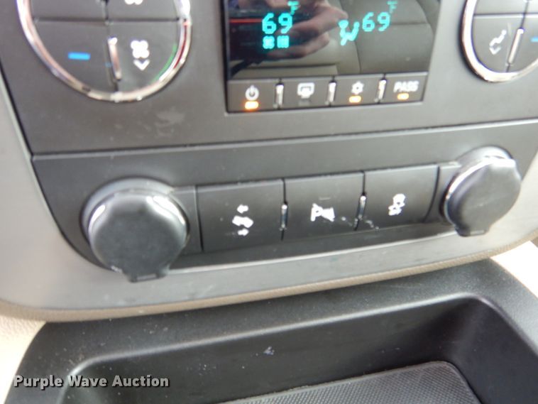 image for item DH7008 2013 GMC Yukon XL SLT  SUV