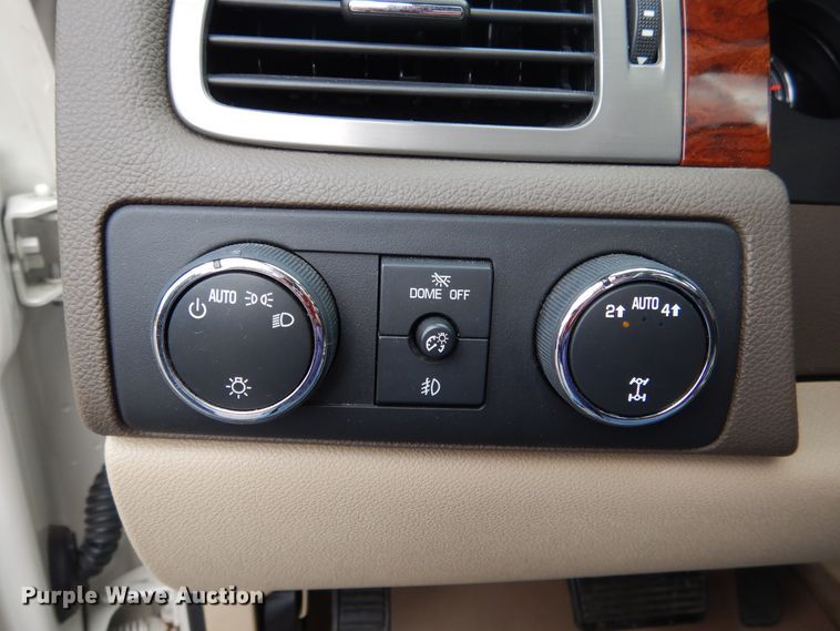 image for item DH7008 2013 GMC Yukon XL SLT  SUV