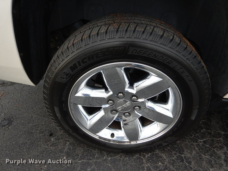 image for item DH7008 2013 GMC Yukon XL SLT  SUV