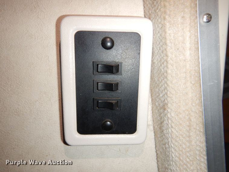 image for item DI0496 1993 Bayliner 3055 Cierra Sunbridge  boat