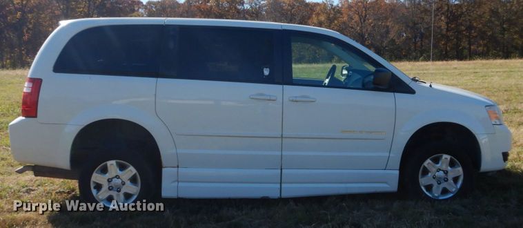 image for item DI0999 2009 Dodge Grand Caravan  Braun Entervan handicap accessible van