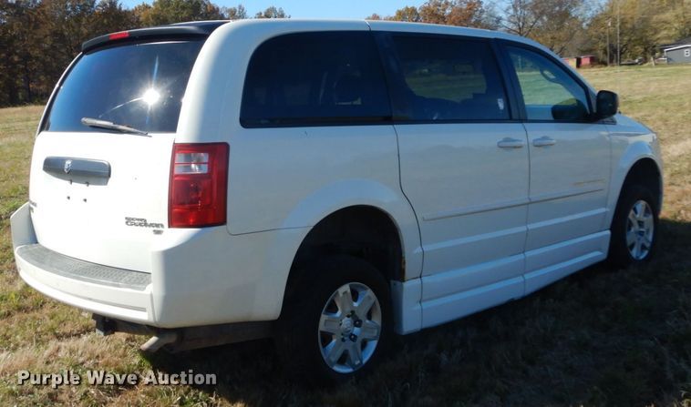 image for item DI0999 2009 Dodge Grand Caravan  Braun Entervan handicap accessible van