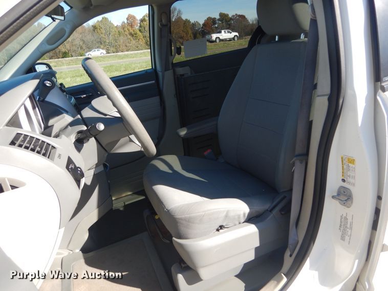 image for item DI0999 2009 Dodge Grand Caravan  Braun Entervan handicap accessible van