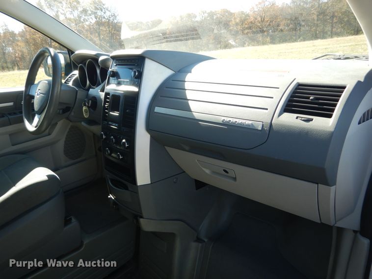 image for item DI0999 2009 Dodge Grand Caravan  Braun Entervan handicap accessible van