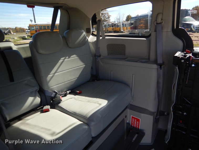 image for item DI0999 2009 Dodge Grand Caravan  Braun Entervan handicap accessible van