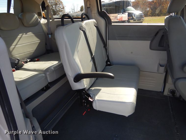 image for item DI0999 2009 Dodge Grand Caravan  Braun Entervan handicap accessible van