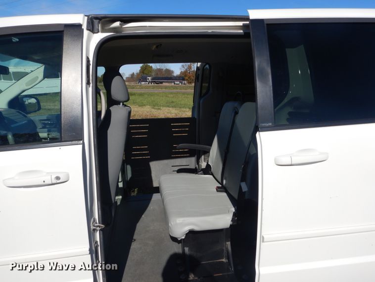 image for item DI0999 2009 Dodge Grand Caravan  Braun Entervan handicap accessible van