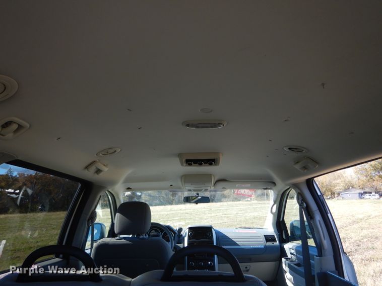 image for item DI0999 2009 Dodge Grand Caravan  Braun Entervan handicap accessible van