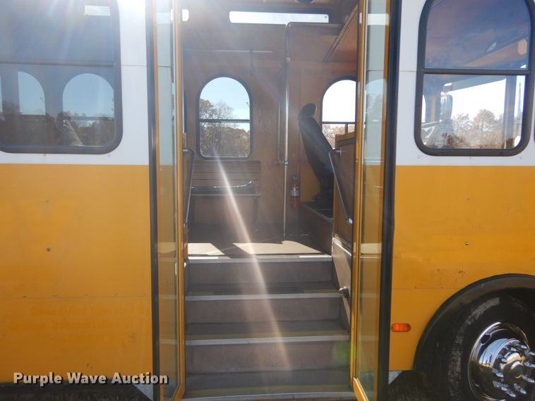 image for item DI1001 2010 Freightliner Villager 208  trolley