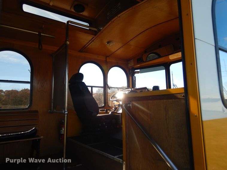 image for item DI1001 2010 Freightliner Villager 208  trolley