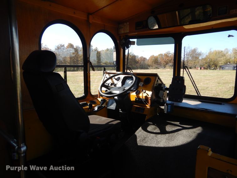 image for item DI1001 2010 Freightliner Villager 208  trolley