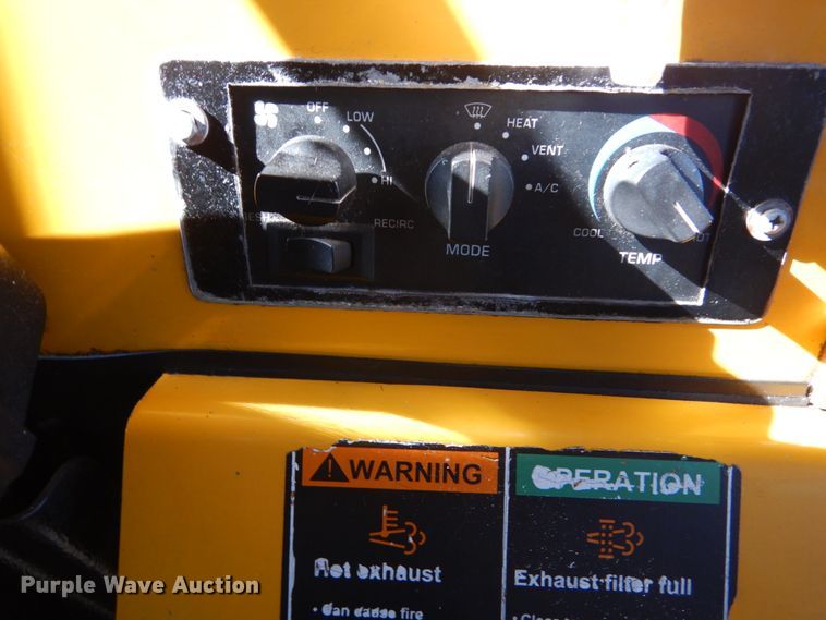 image for item DI1001 2010 Freightliner Villager 208  trolley