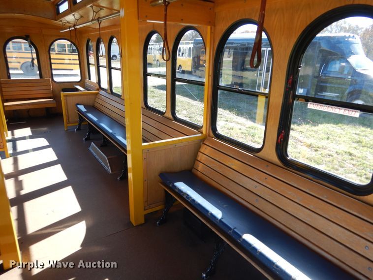 image for item DI1001 2010 Freightliner Villager 208  trolley