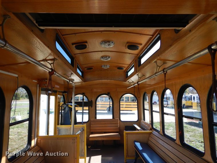 image for item DI1001 2010 Freightliner Villager 208  trolley