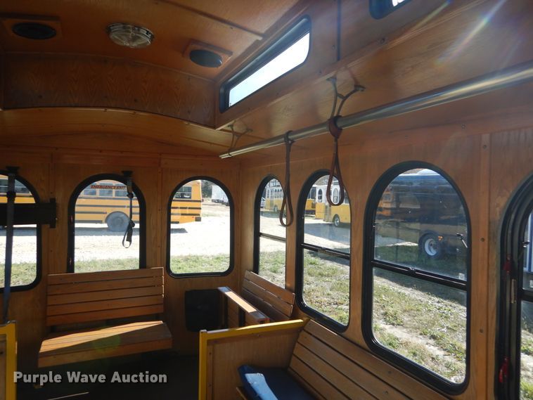 image for item DI1001 2010 Freightliner Villager 208  trolley