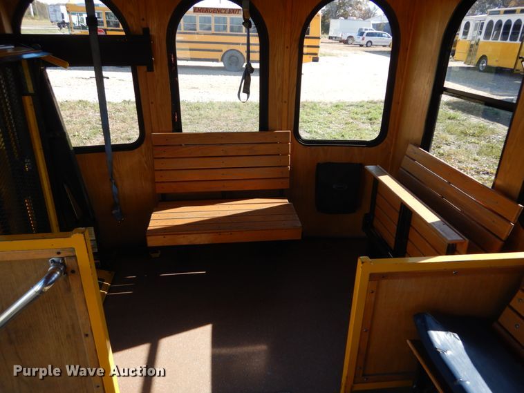 image for item DI1001 2010 Freightliner Villager 208  trolley