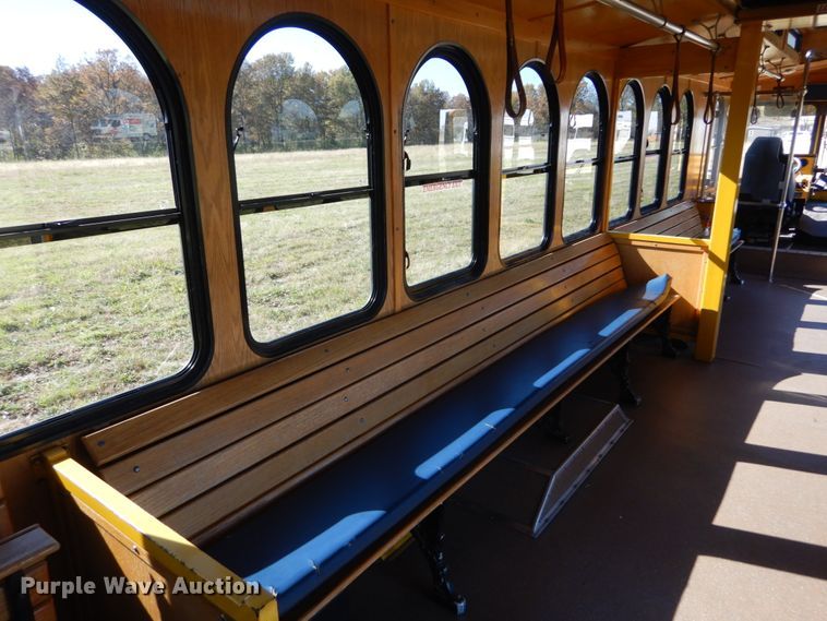 image for item DI1001 2010 Freightliner Villager 208  trolley