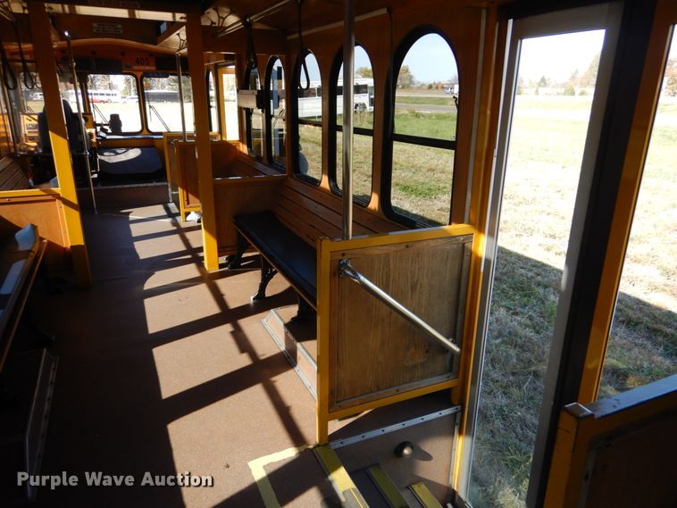 image for item DI1001 2010 Freightliner Villager 208  trolley