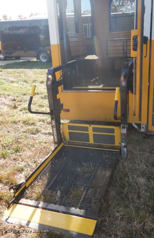 image for item DI1001 2010 Freightliner Villager 208  trolley