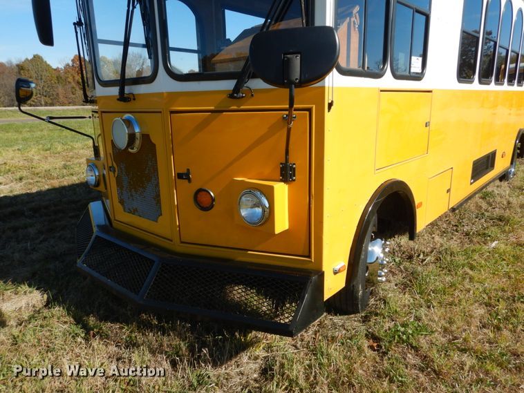 image for item DI1001 2010 Freightliner Villager 208  trolley