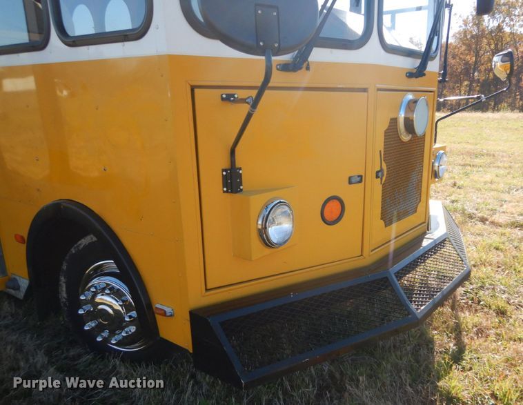 image for item DI1001 2010 Freightliner Villager 208  trolley