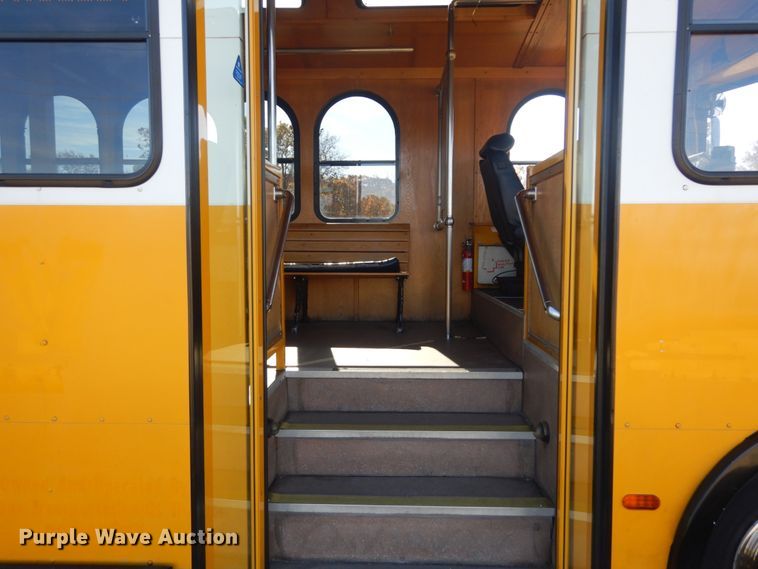 image for item DI1002 2010 Freightliner Villager 208  trolley