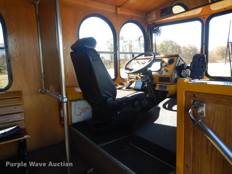 image for item DI1002 2010 Freightliner Villager 208  trolley