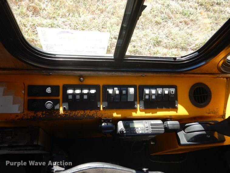 image for item DI1002 2010 Freightliner Villager 208  trolley