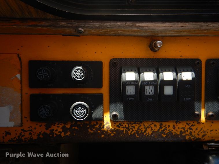 image for item DI1002 2010 Freightliner Villager 208  trolley