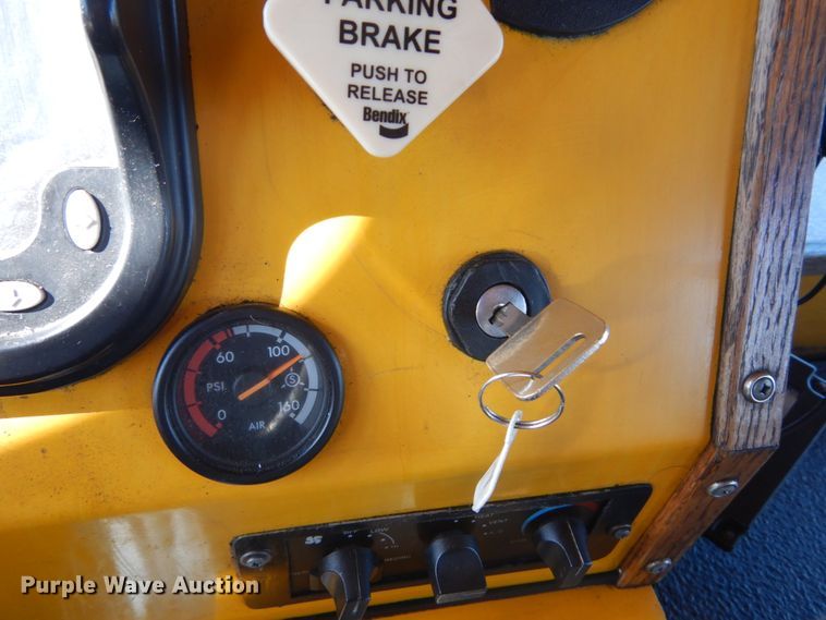 image for item DI1002 2010 Freightliner Villager 208  trolley