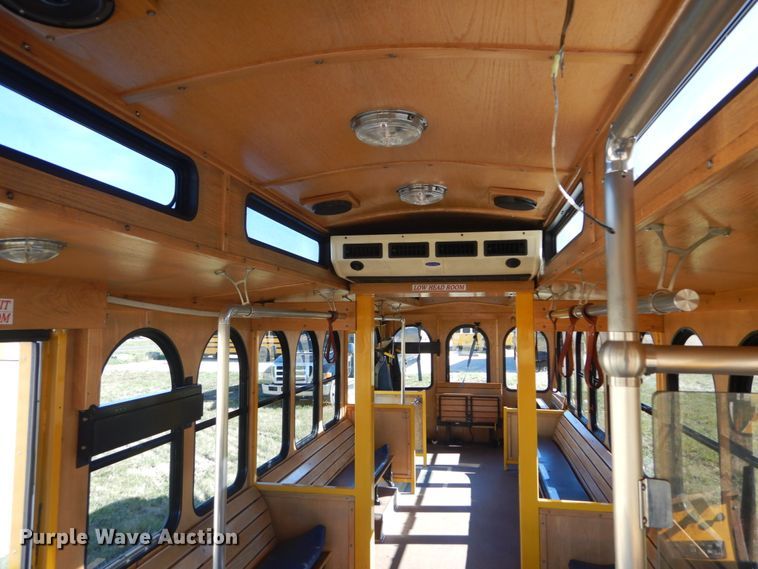 image for item DI1002 2010 Freightliner Villager 208  trolley