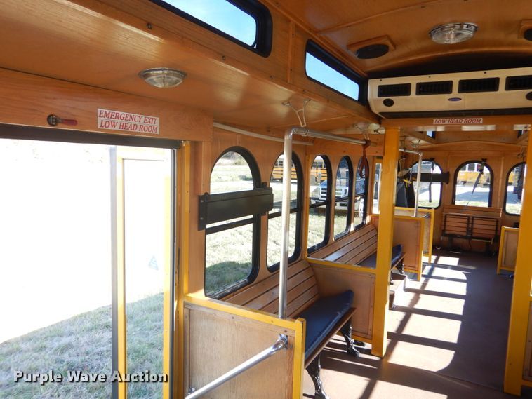 image for item DI1002 2010 Freightliner Villager 208  trolley