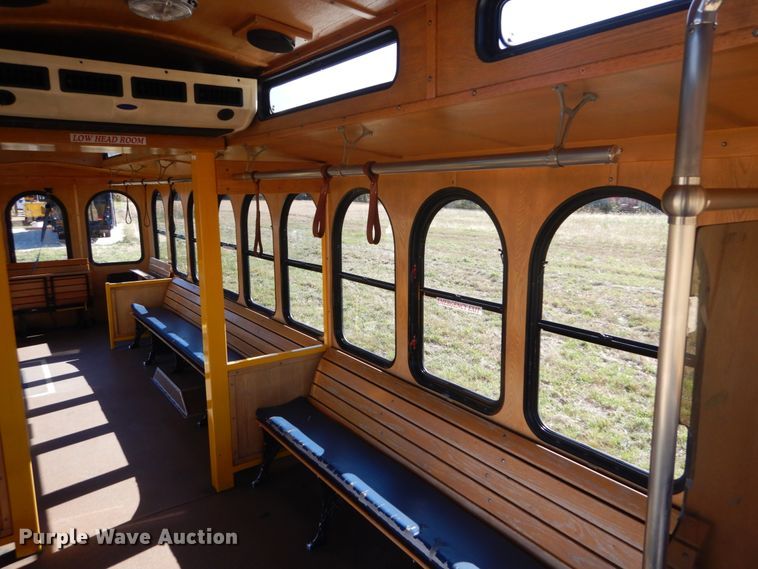 image for item DI1002 2010 Freightliner Villager 208  trolley