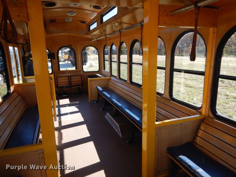 image for item DI1002 2010 Freightliner Villager 208  trolley