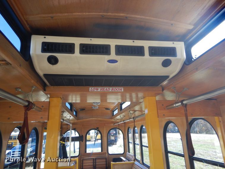 image for item DI1002 2010 Freightliner Villager 208  trolley