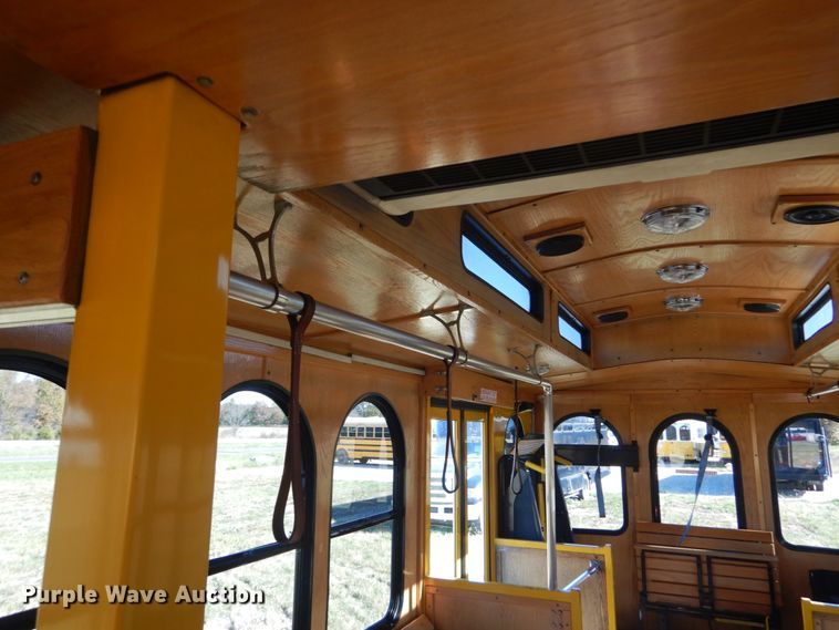 image for item DI1002 2010 Freightliner Villager 208  trolley