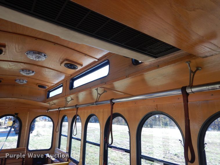 image for item DI1002 2010 Freightliner Villager 208  trolley