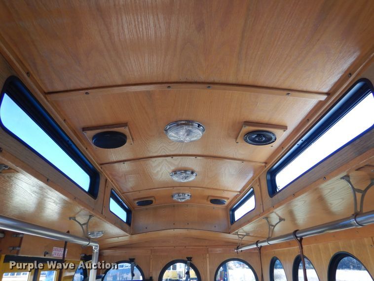 image for item DI1002 2010 Freightliner Villager 208  trolley