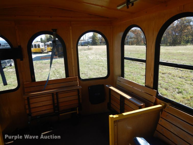 image for item DI1002 2010 Freightliner Villager 208  trolley