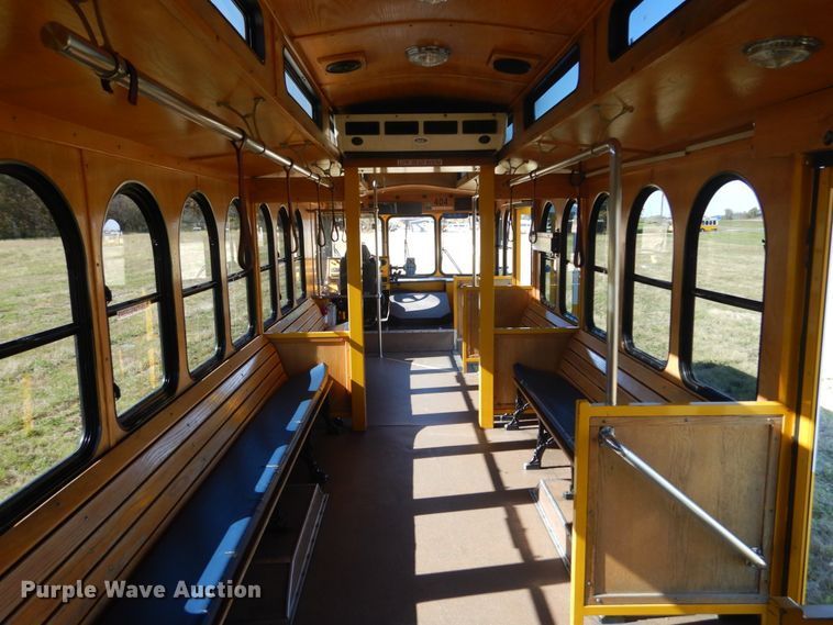 image for item DI1002 2010 Freightliner Villager 208  trolley