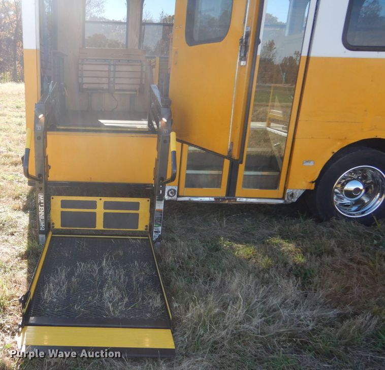 image for item DI1002 2010 Freightliner Villager 208  trolley